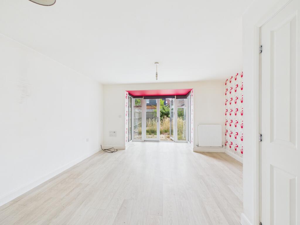 House in Horsham, Broadbridge Heath - View 3