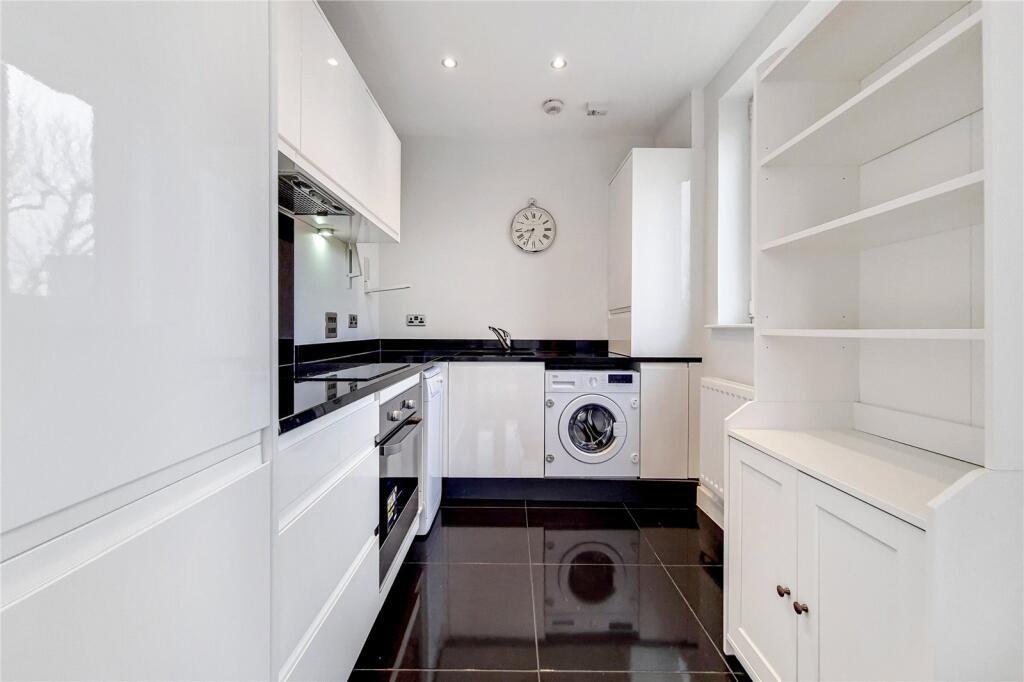 Apartment in London - More
