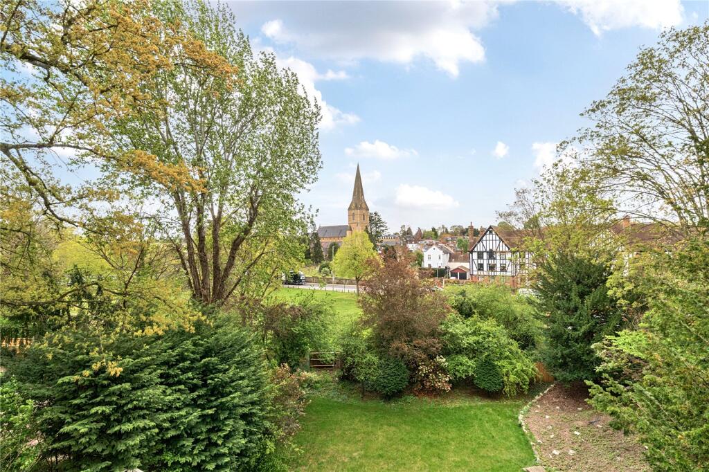 Esher Place Avenue, Esher, KT10 – pohled 2