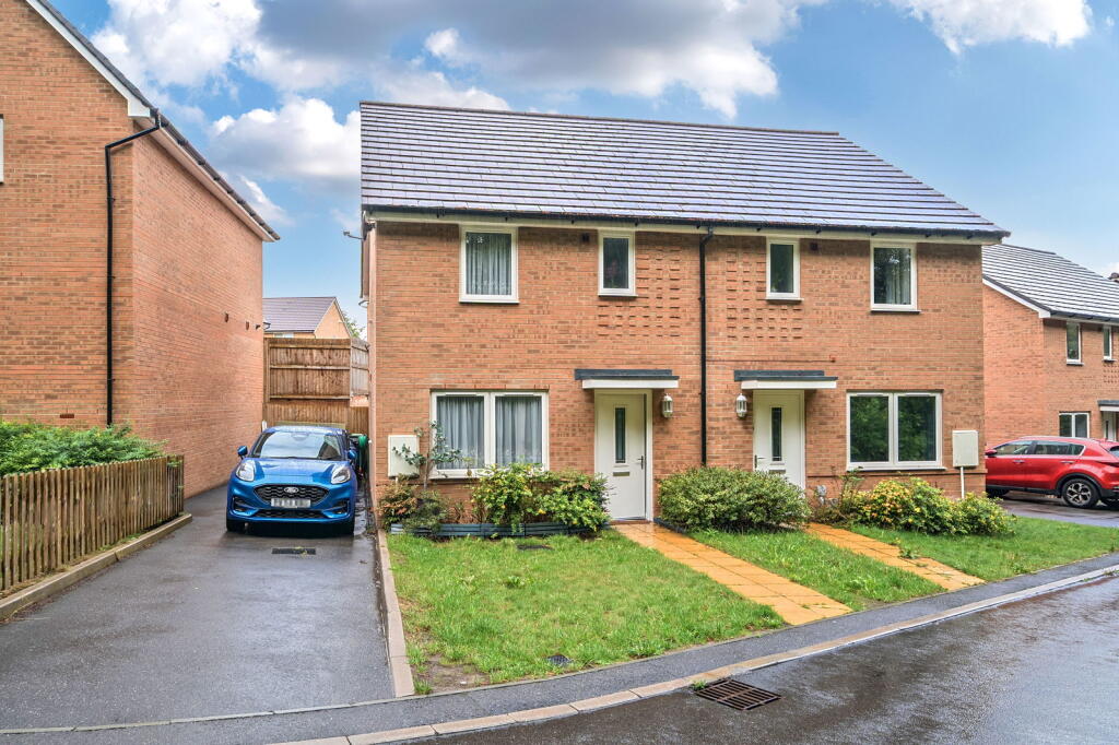 3-bed semi-detached on Stoneham Way, Basingstoke, £375,000
