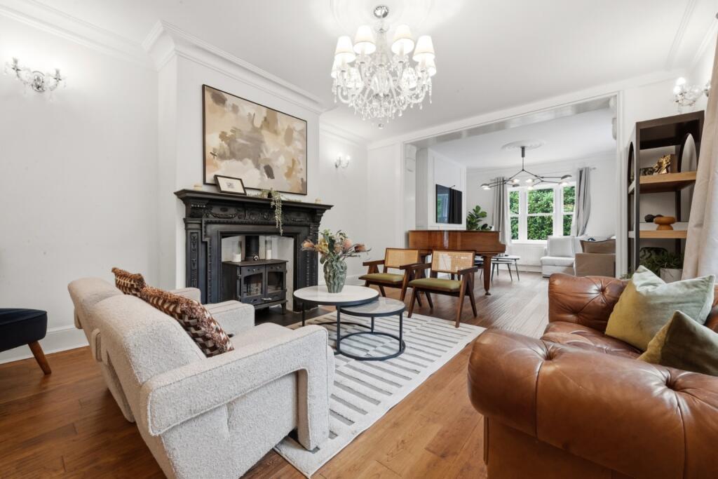 House in Sevenoaks, West Kingsdown - More