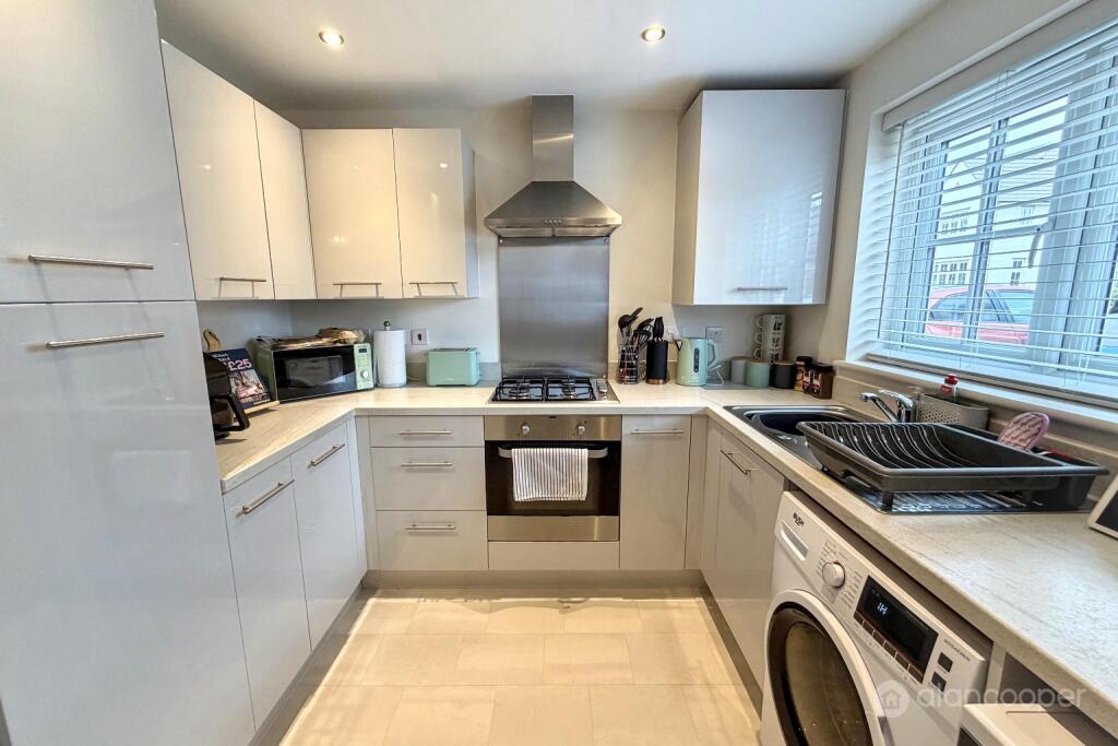 House in Nuneaton and Bedworth, St Nicolas Park - View 5