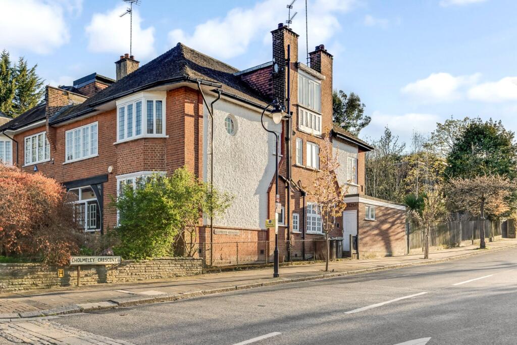 Main image of property: Cholmeley Park, Highgate Village, N6