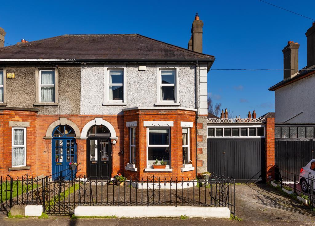 Main image of property: 7 Crescent Villas, Glasnevin, Dublin 9, D09 Y6W0