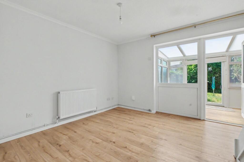 Begonia Close, Springfield, Chelmsford, CM1 photo 4