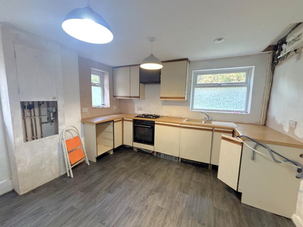Shirley Grove, Gomersal, Cleckheaton, BD19 photo 4