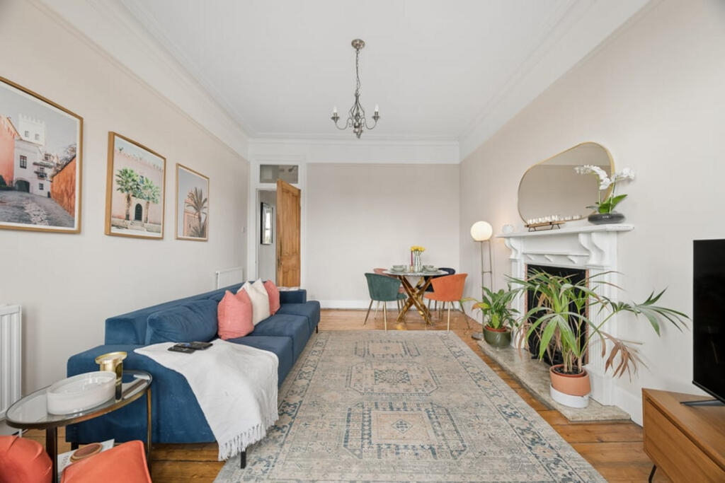 Apartment in Paisley, Renfrewshire - View 5