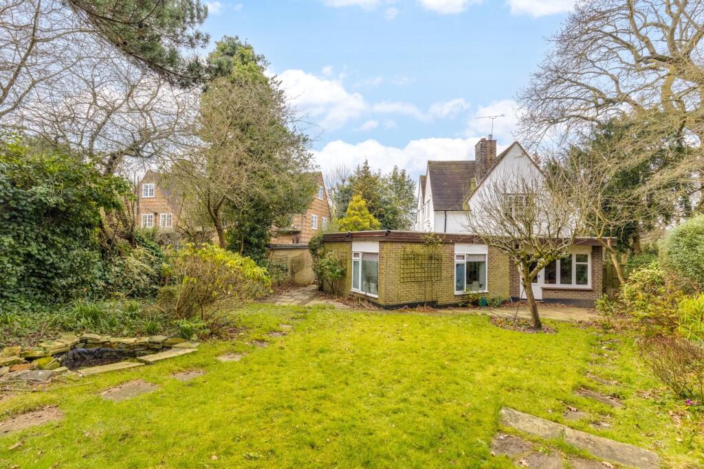 Main image of property: Temple Fortune Lane, Hampstead Garden Suburb, NW11