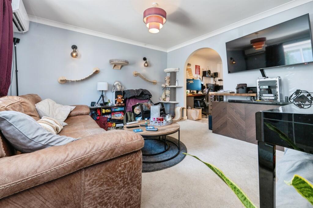House in Shortstown, Bedford - View 2