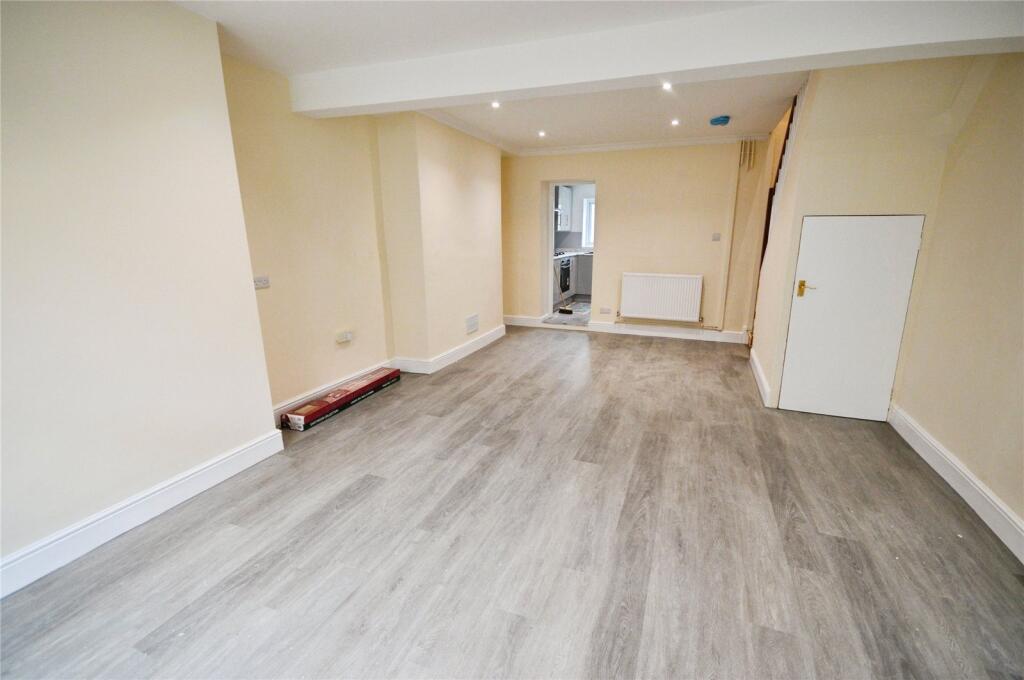 Albert Terrace, Newton Abbot, Devon, TQ12 – další