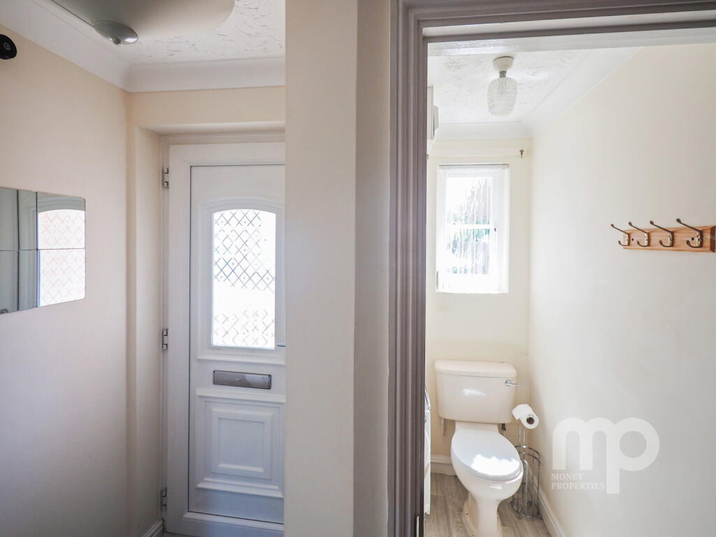 Tortoishell Way, Secluded Corner Plot, Wymondham, Norfolk photo 4