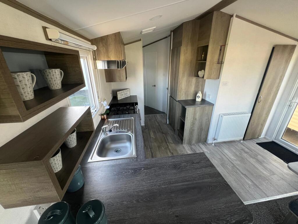 2019 Atlas Moonstone, Chichester Lakeside Holiday Park, Vinnetrow Road, Chichester, West Sussex, PO20 1QH - View 3