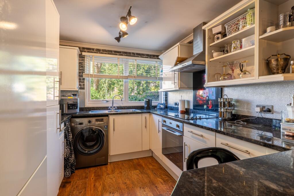 House in Dartford - View 5
