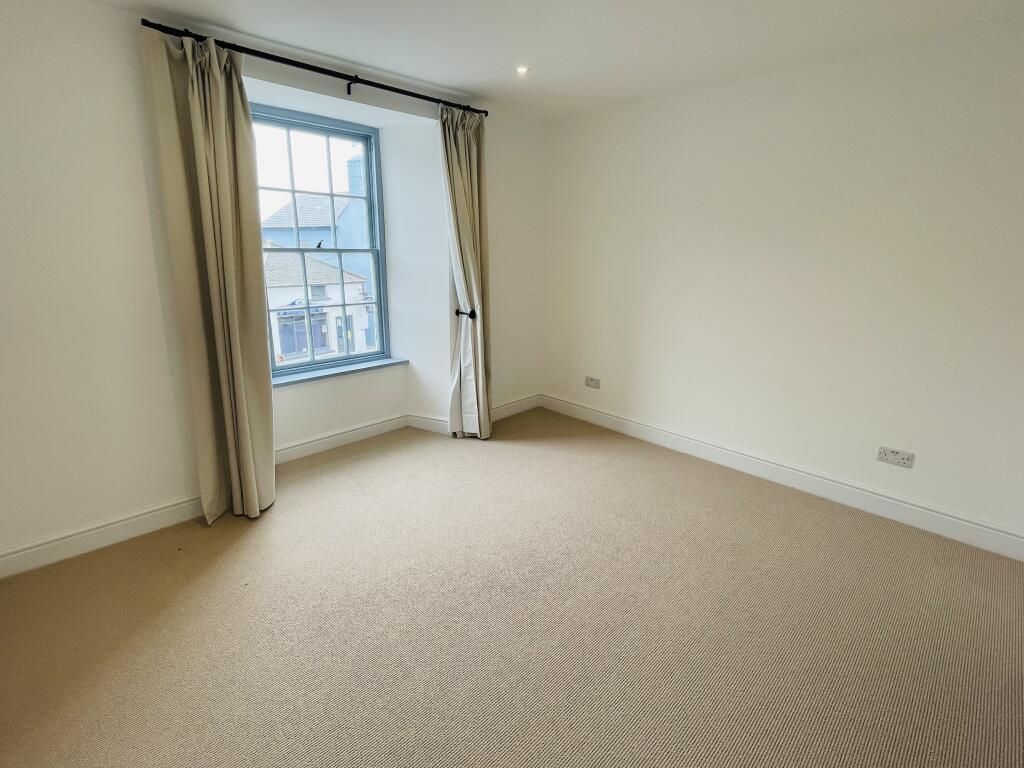 Apartment in Swansea - More