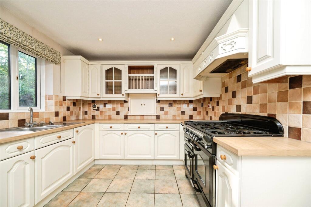 House in Redditch, Worcestershire - View 5