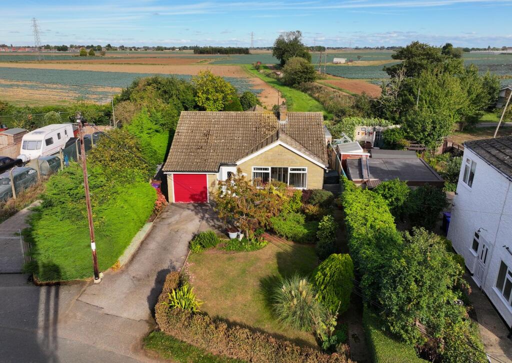 3-bed bungalow on White House Lane, Boston, PE21, £220,000
