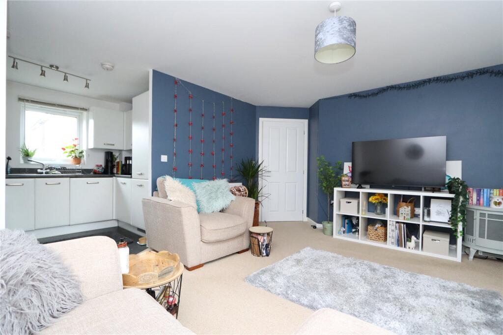 Apartment in Milton Keynes - View 3