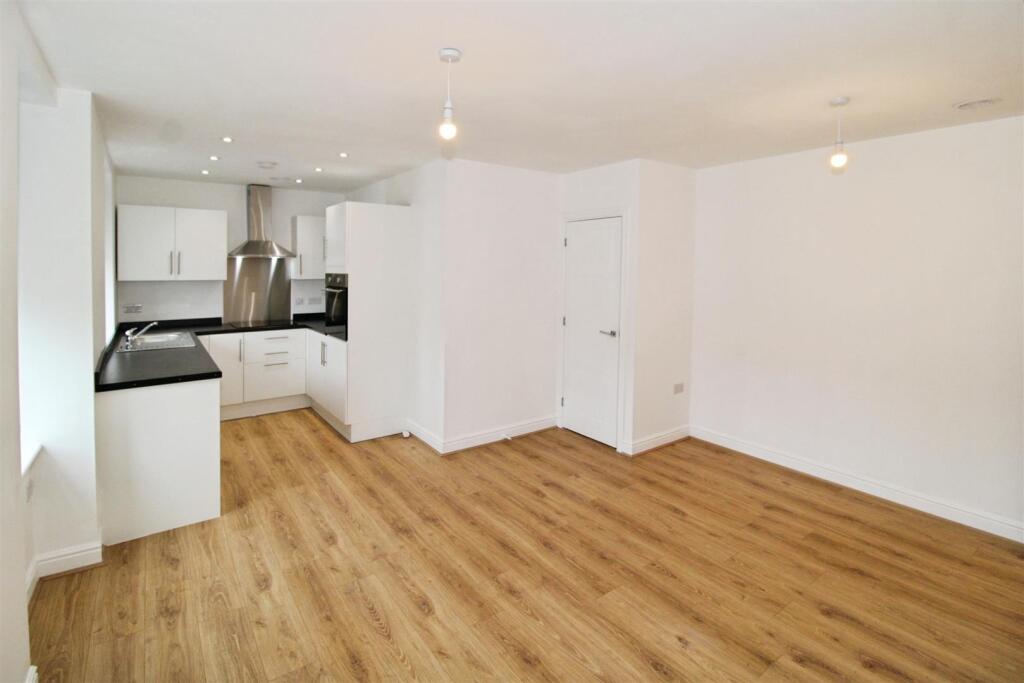 Apartment in Coventry - View 5