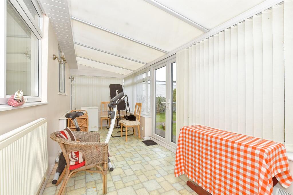 Sunnymead Drive, Waterlooville, Hampshire - View 5