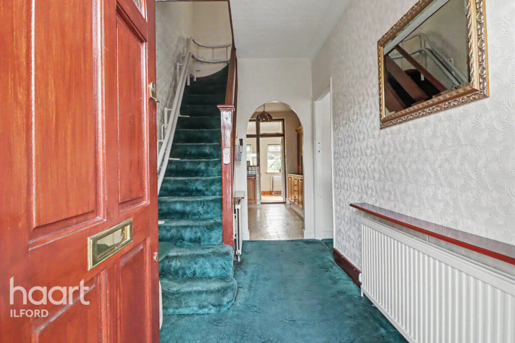 Castleview Gardens, Ilford photo 2