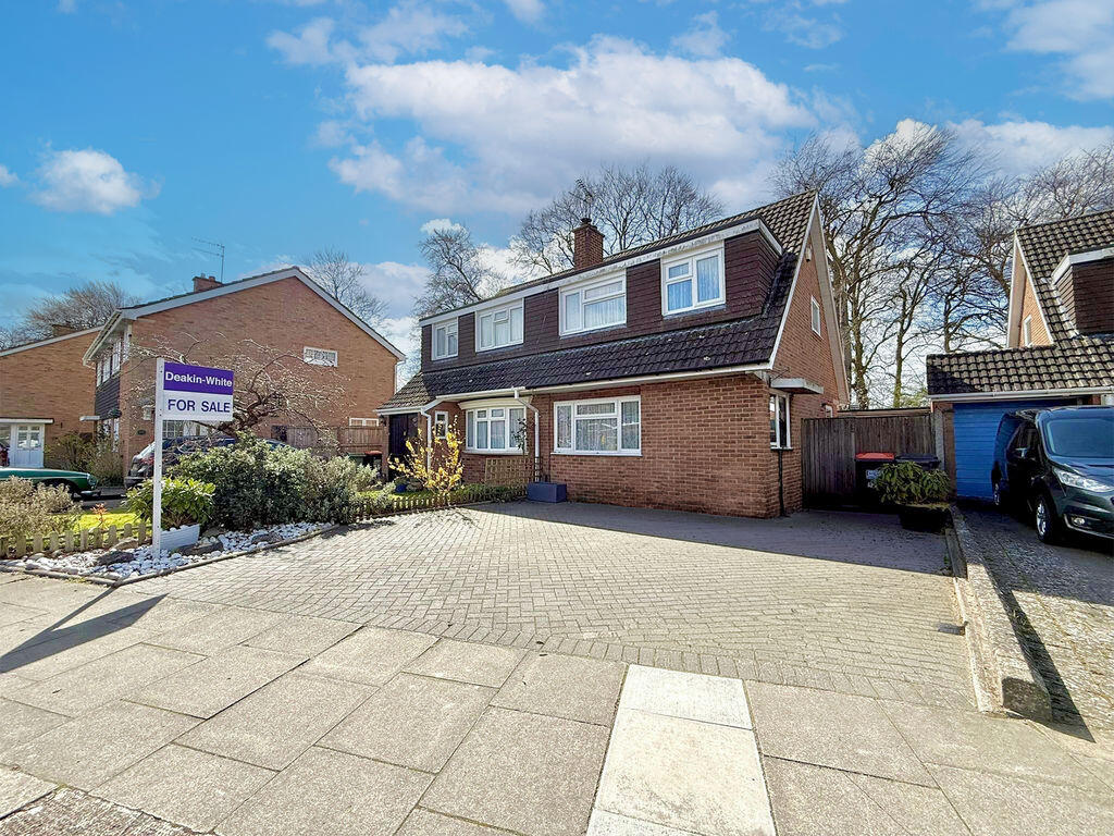 Main image of property: Cookfield Close, Dunstable