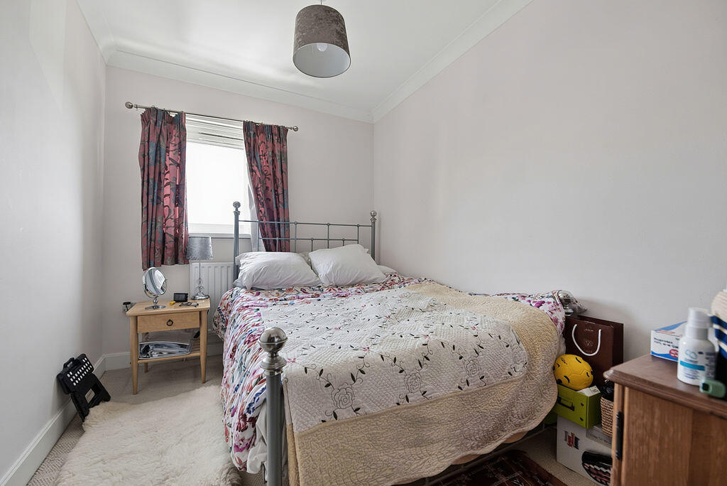 Minerva Crescent, Gunwharf Quays - More