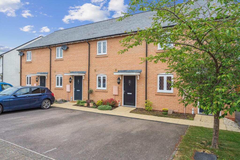 2-bed terraced on Hazel Grove, Silsoe, MK45, £315,000