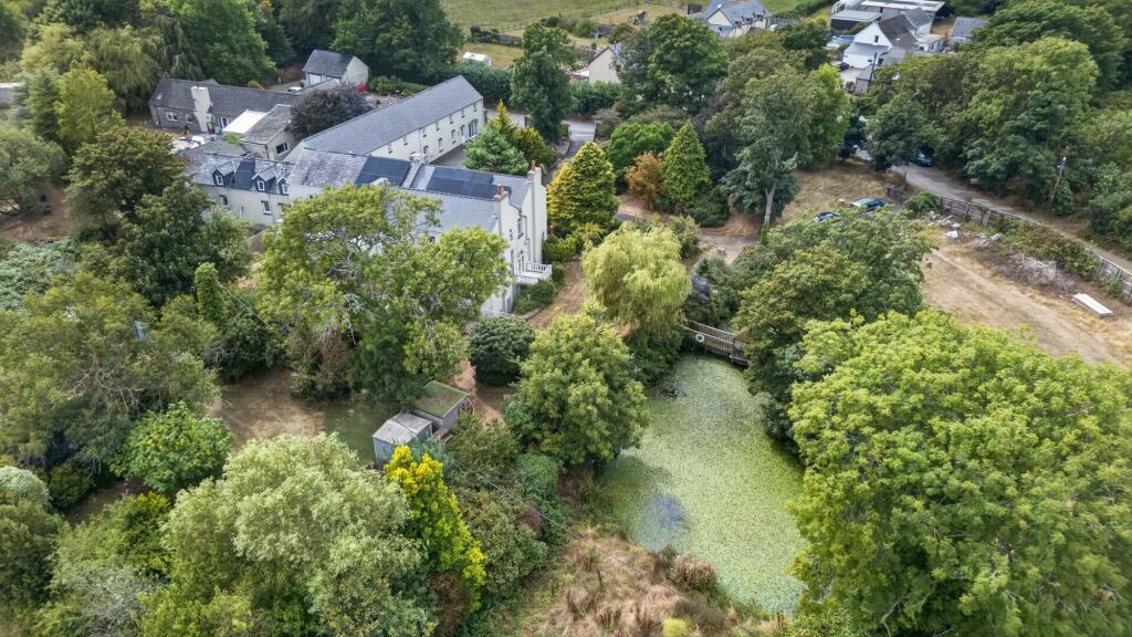 House in Swansea, Llanstadwell - View 5