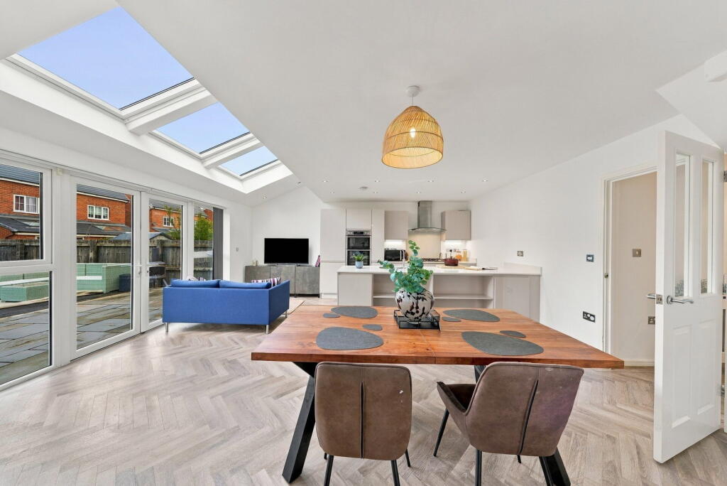 House in Salford, Boothstown - More