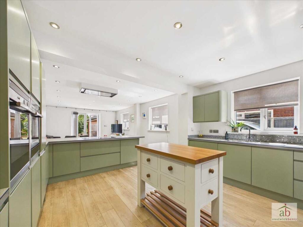 House in Ipswich - View 3
