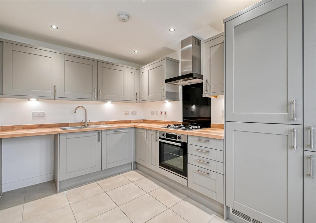 5 Narburgh Place, Alveley, Bridgnorth photo 2