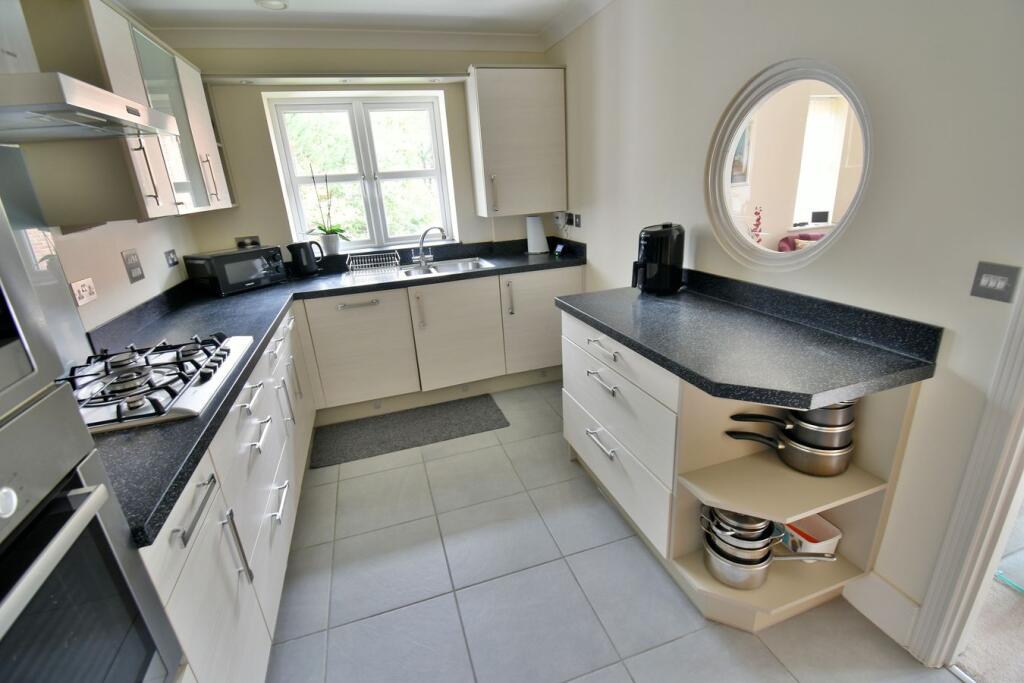 Apartment in Ferndown - View 5