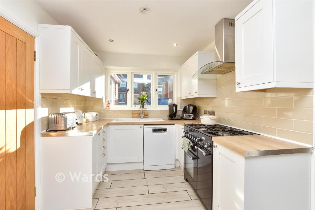 House in Minster-on-Sea, Merryman's Hill - View 4