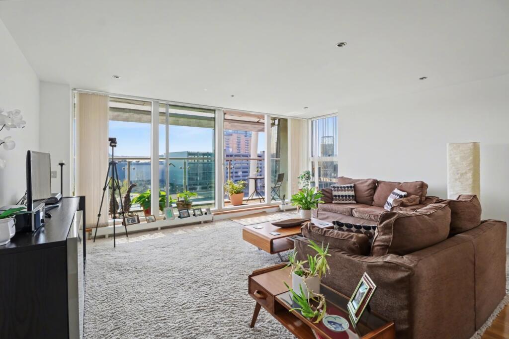 Main image of property: NV Building, The Quays, Salford Quays