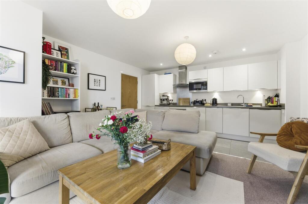 Davaar House, Cardiff Bay (2 BED) photo 4