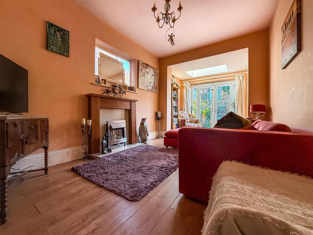 Lynton Grove, Baffins photo 4