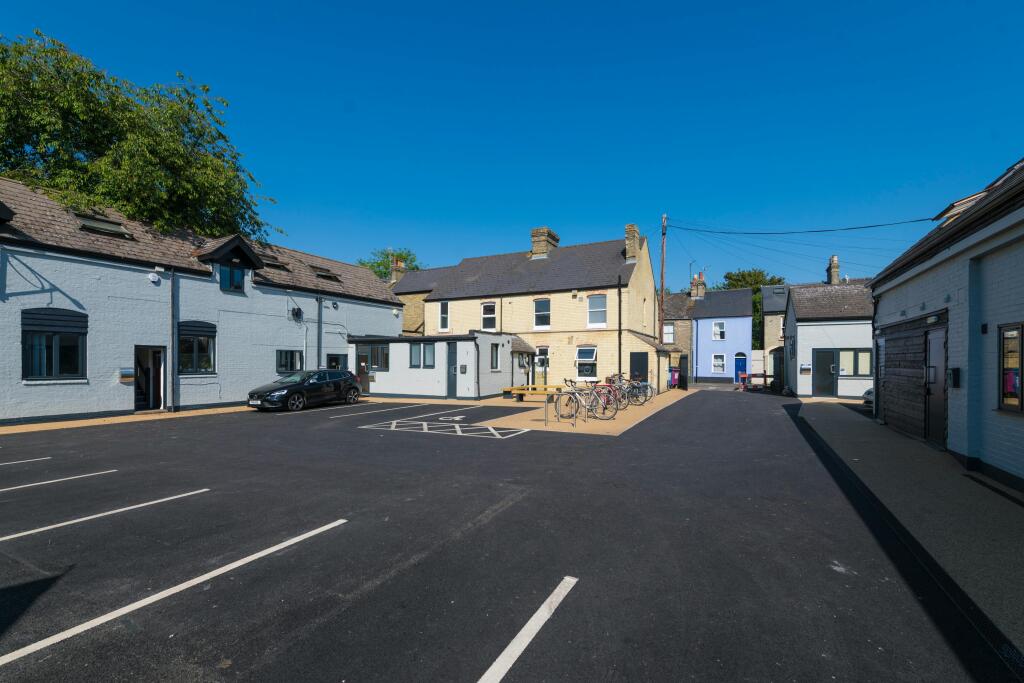 The Courtyard, Sturton Street