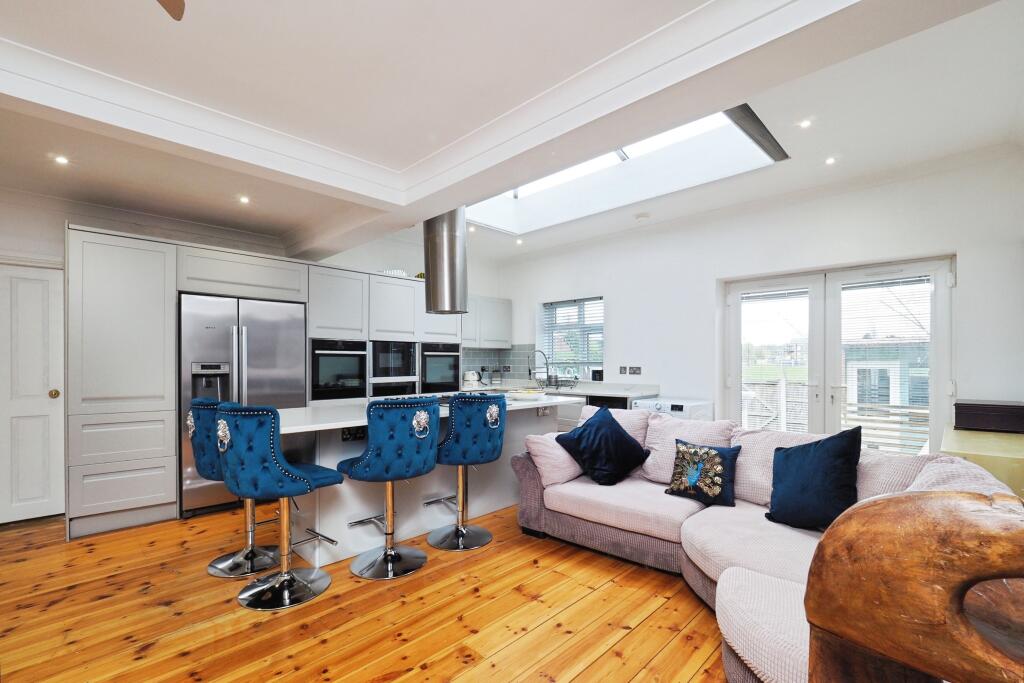 House in Nottingham, Wilford - View 2