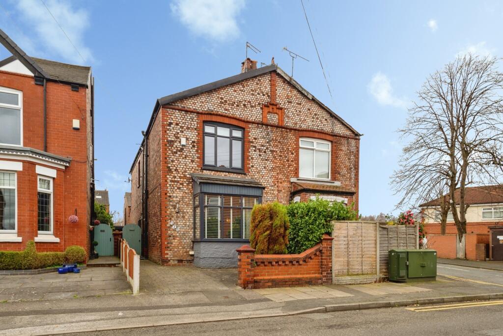 3-bed semi-detached on Sandy Lane, Droylsden, Manchester, Greater Manchester, M43, £325,000