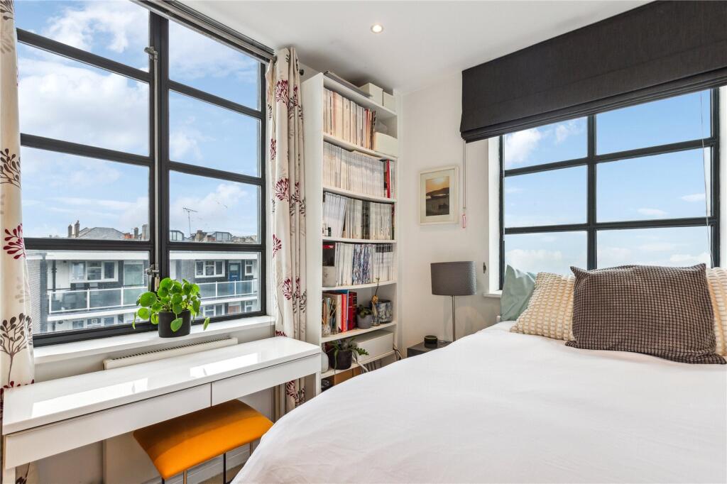 Apartment in London - View 5