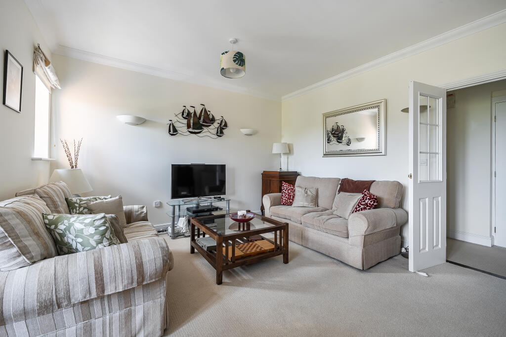 Apartment in Southampton - View 3