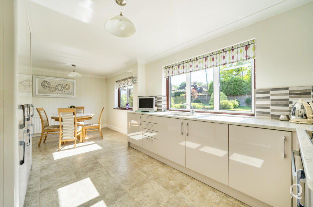 House in Swale, Bumpit, Lynsted with Kingsdown - View 2