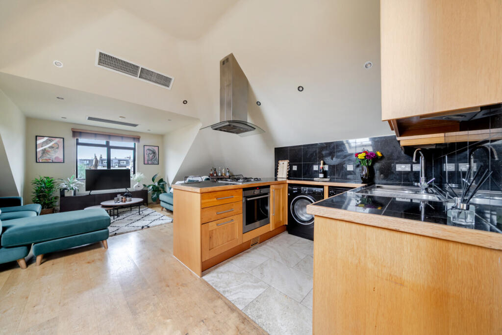 Apartment in London - View 2
