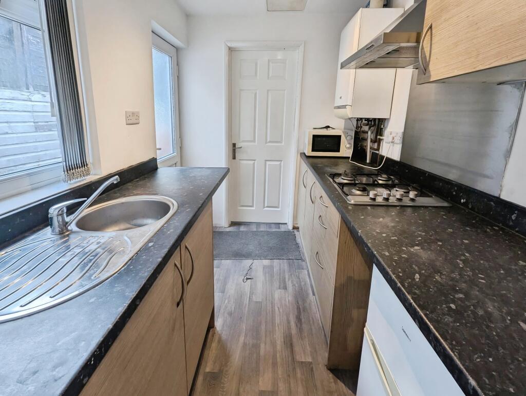 30 Cashs Lane, Foleshill, Coventry, West Midlands CV1 4DS photo 2