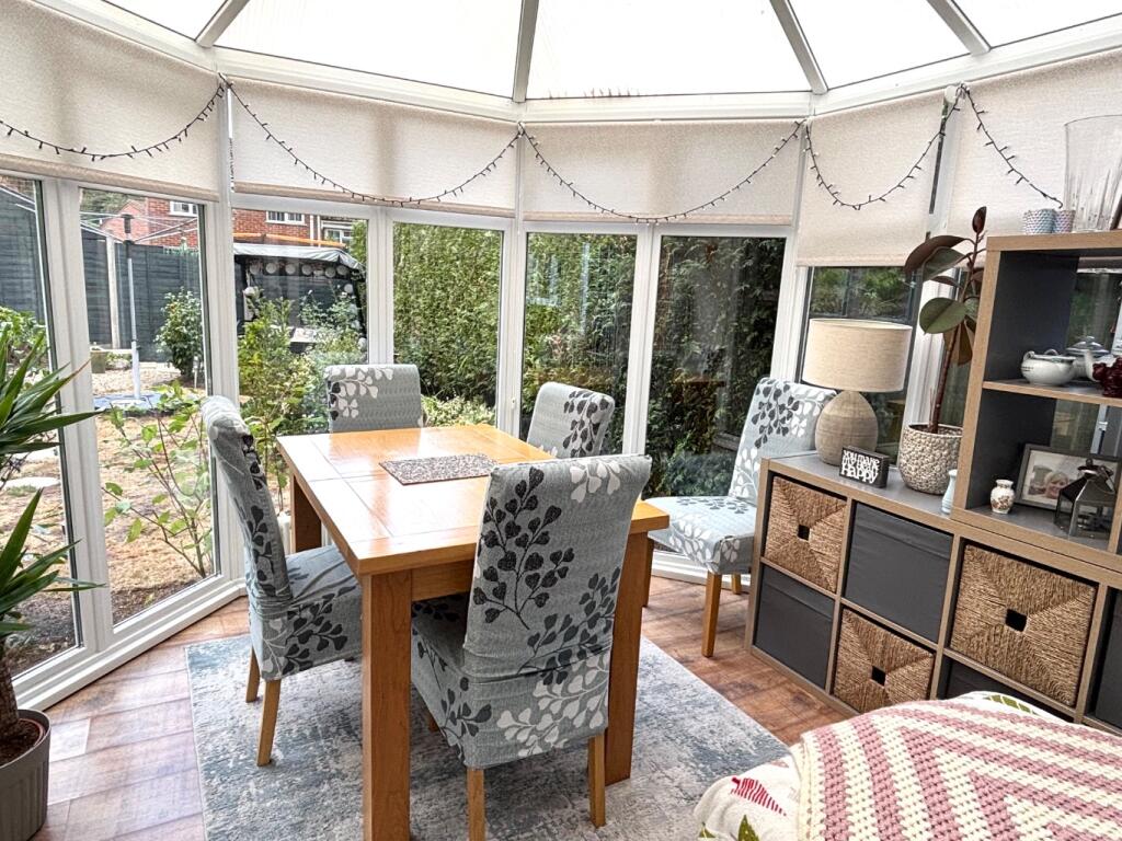 House in New Forest, Buttsash, Hythe and Dibden - More