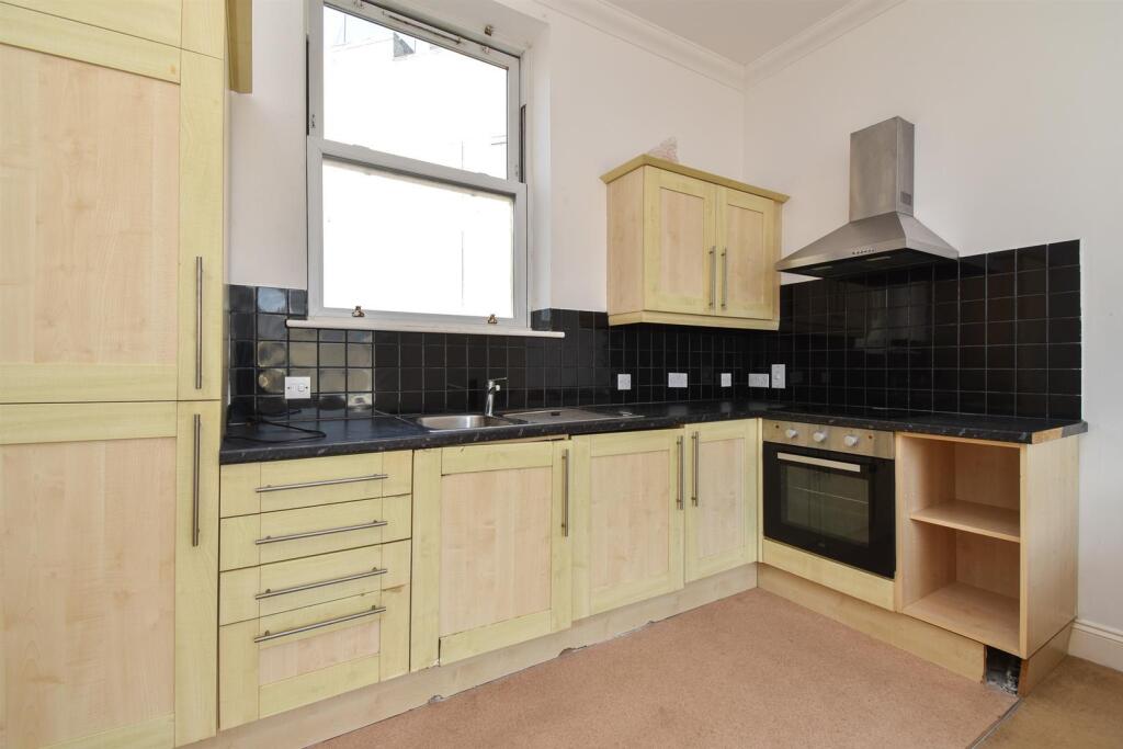 Apartment in Tonbridge - View 3