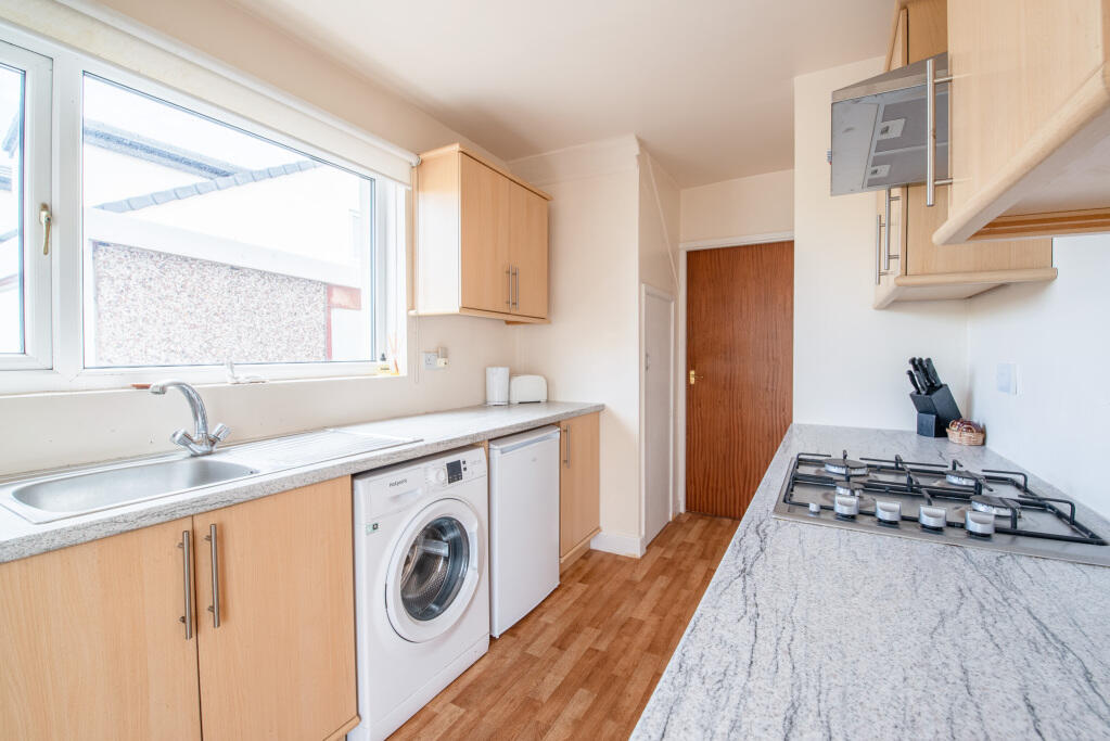 House in Bradford, Bingley - View 3