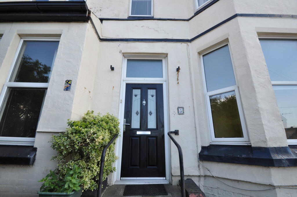House in Wirral, Liverpool City Region - View 6