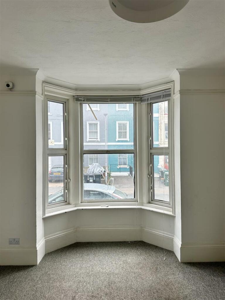 House in Tonbridge - View 2