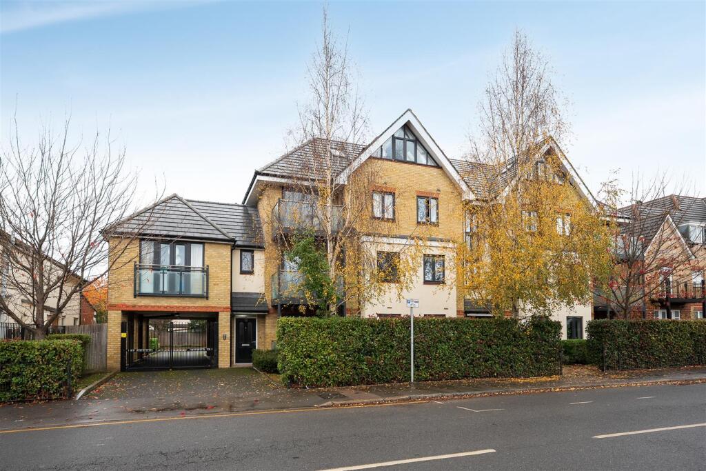 Main image of property: Frays Court, Swan Road